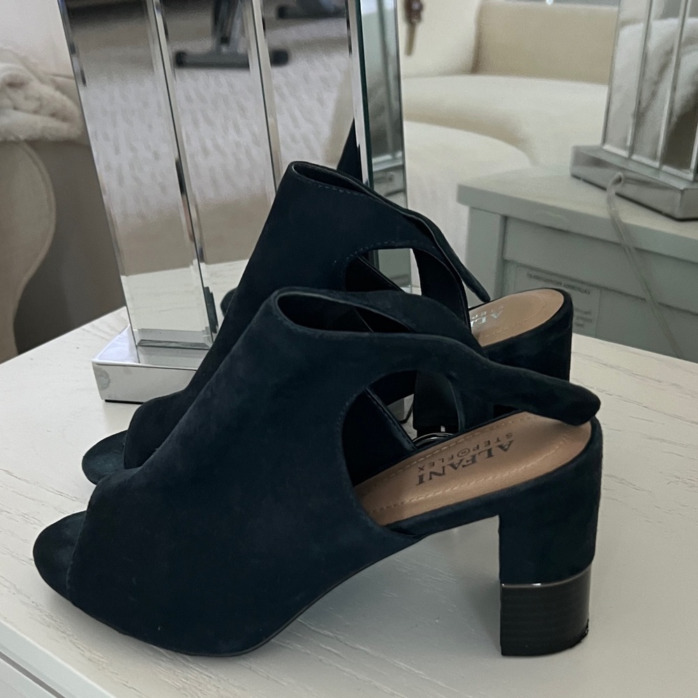 Alfani Women's Navy Suede Mules